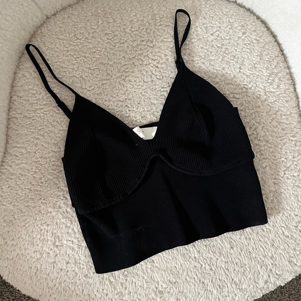 NWOT ASTR The Label Cropped Black Knit Tank Top with Adjustable Straps